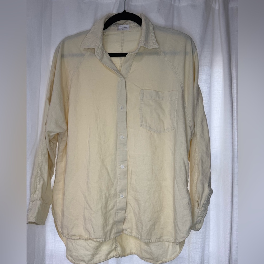 Wilfred/Aritzia Small pale yellow Long Sleeve Button-Down Shirt